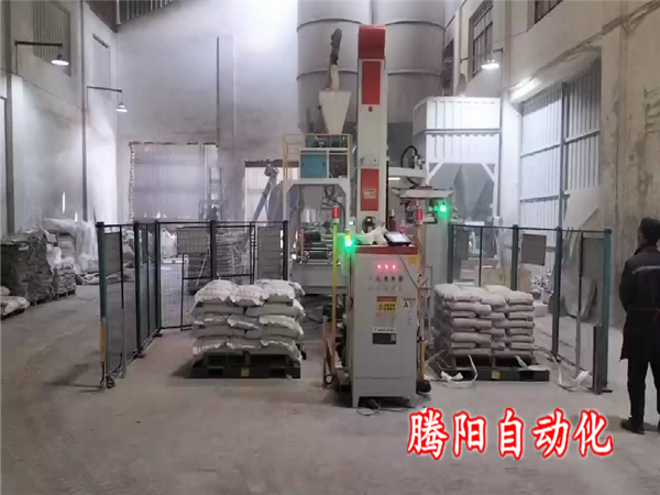 水泥立柱碼垛機(jī)占地小解決重體力搬運工作